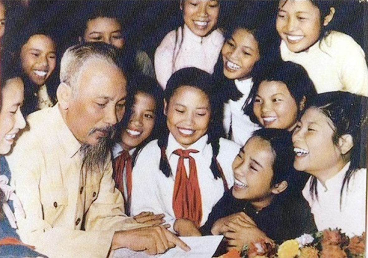 Vietnam Smiles Through The Lens of French photographer