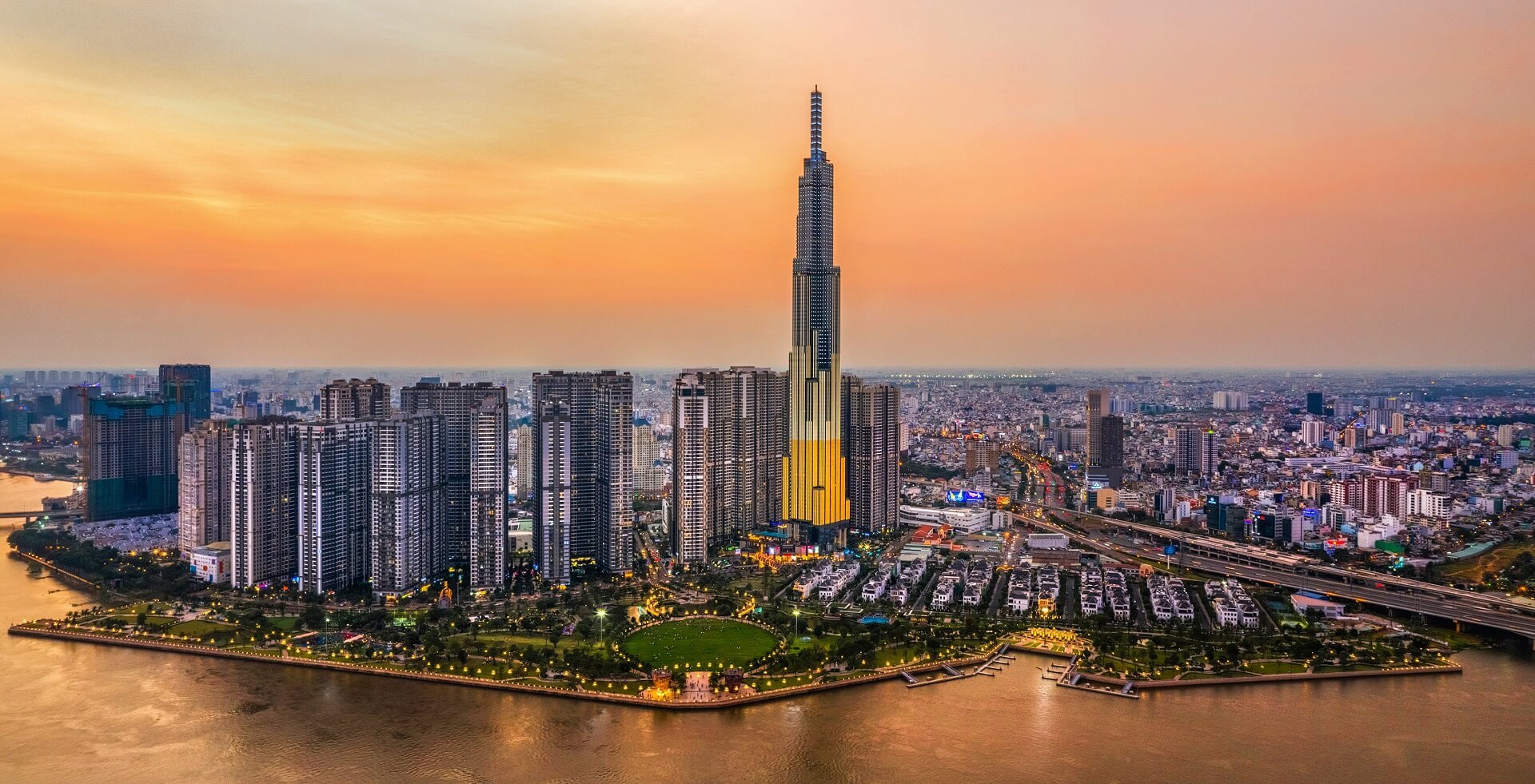 HO CHI MINH CITY The city that barely sleeps
