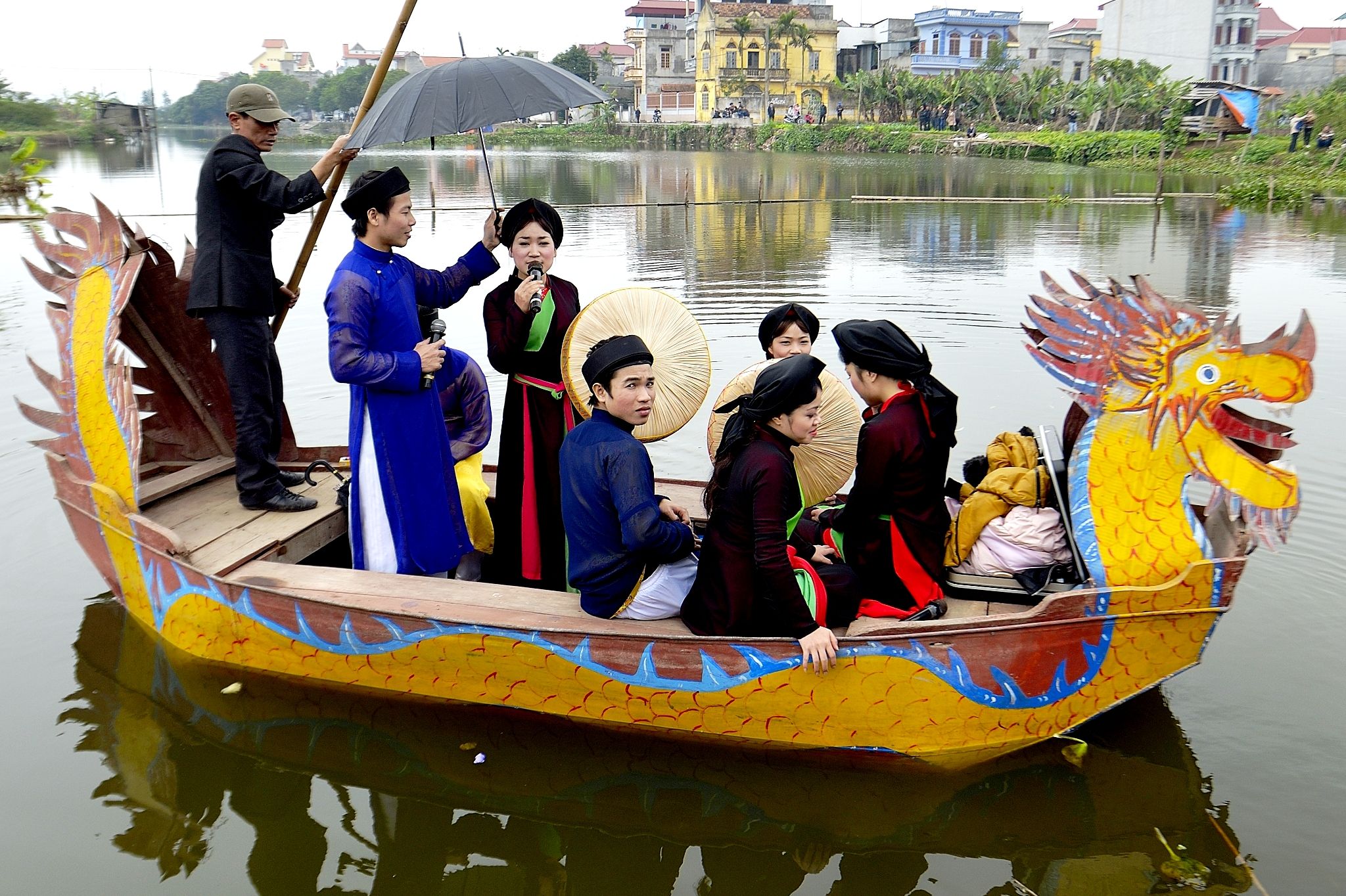 QUAN HO BAC NINH FOLK SONGS (INTANGIBLE CULTURAL HERITAGE)