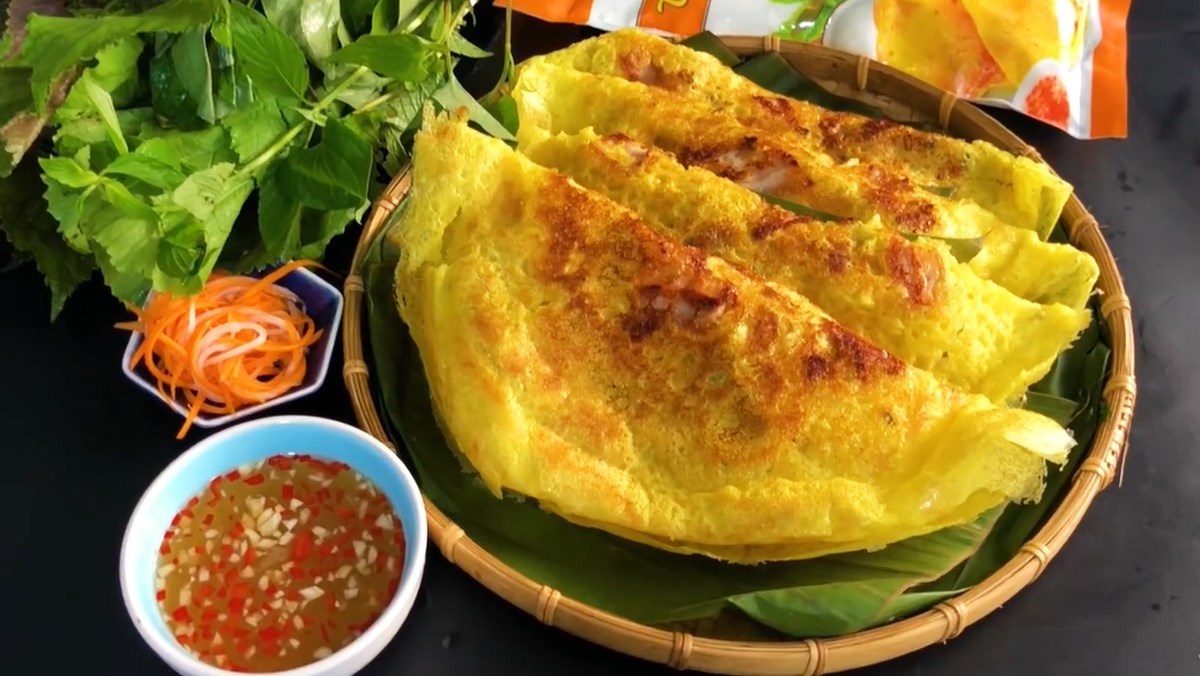 Banh Xeo (Sizzling Saigon Crepes) Nuoc Cham Sauce