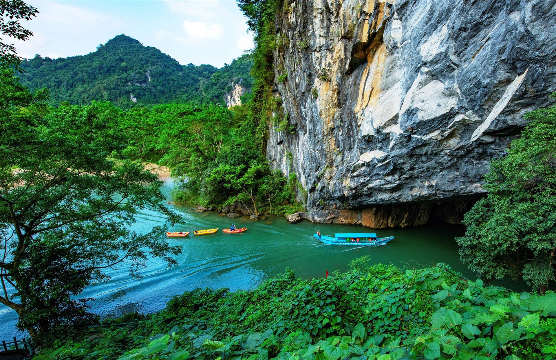 Phong Nha Cave