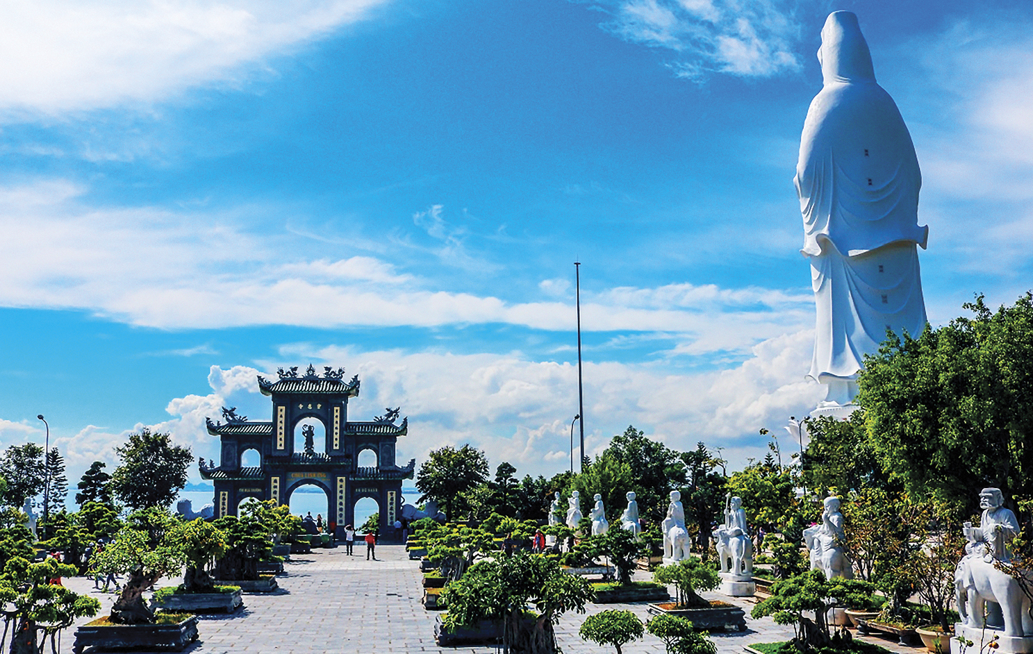 Linh Ung Pagoda: A famous spiritual site in Da Nang, Vietnam