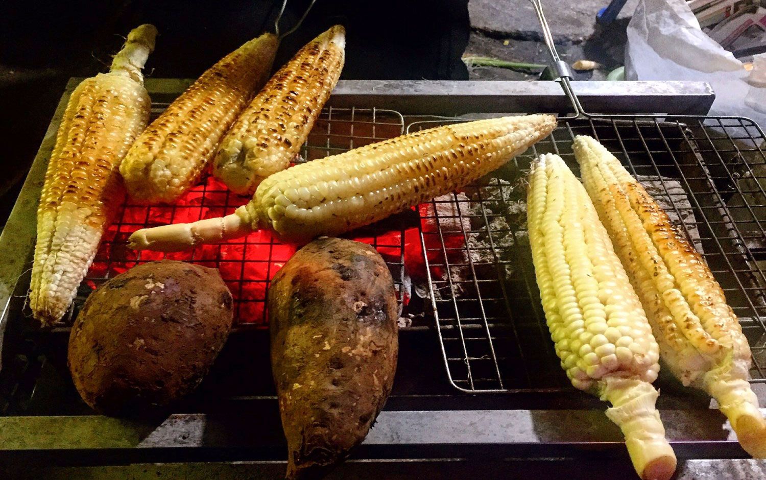 Grilled corn – A winter snack of Hanoians