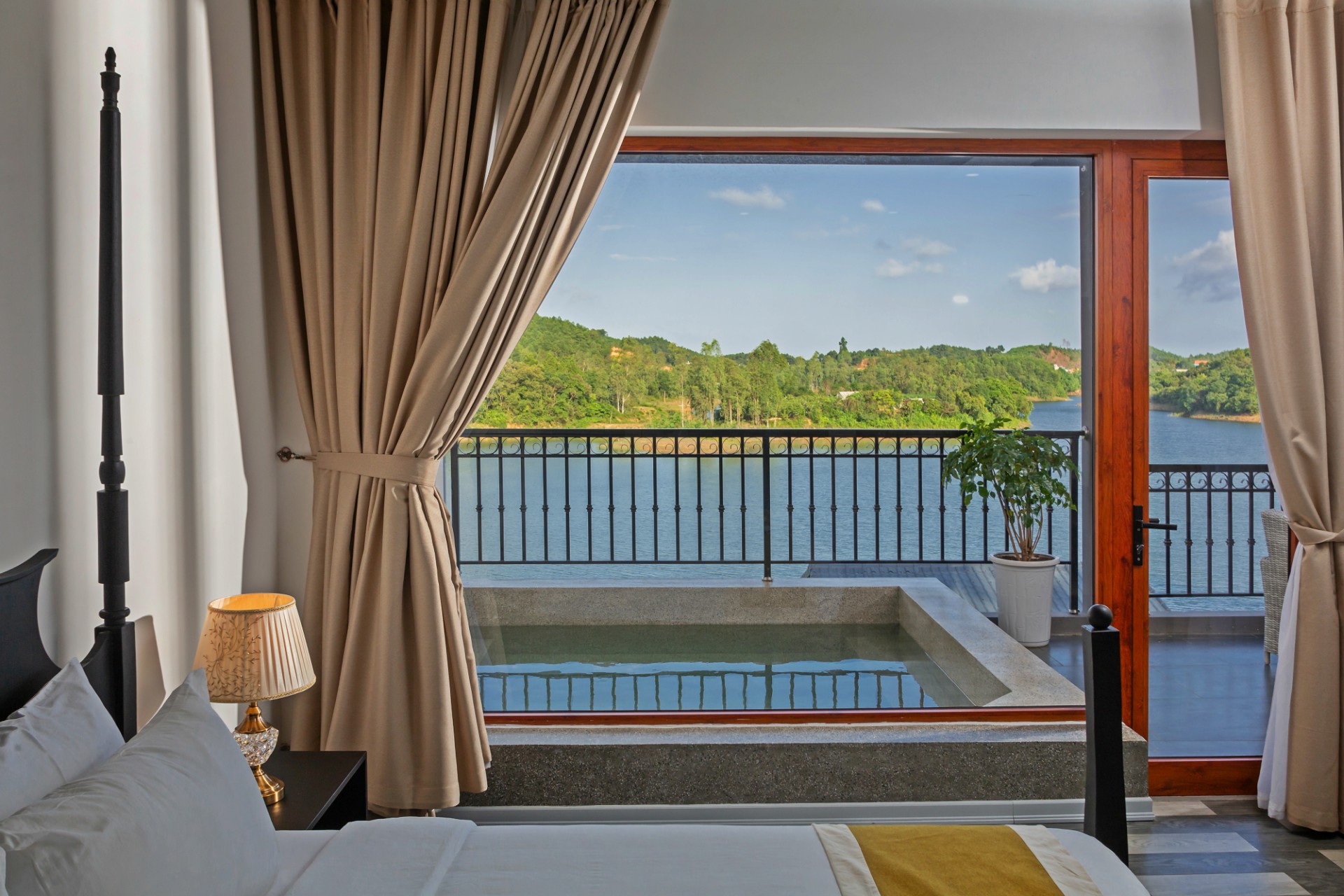 Phong Nha Lake House Resort (Phong Nha, Vietnam)